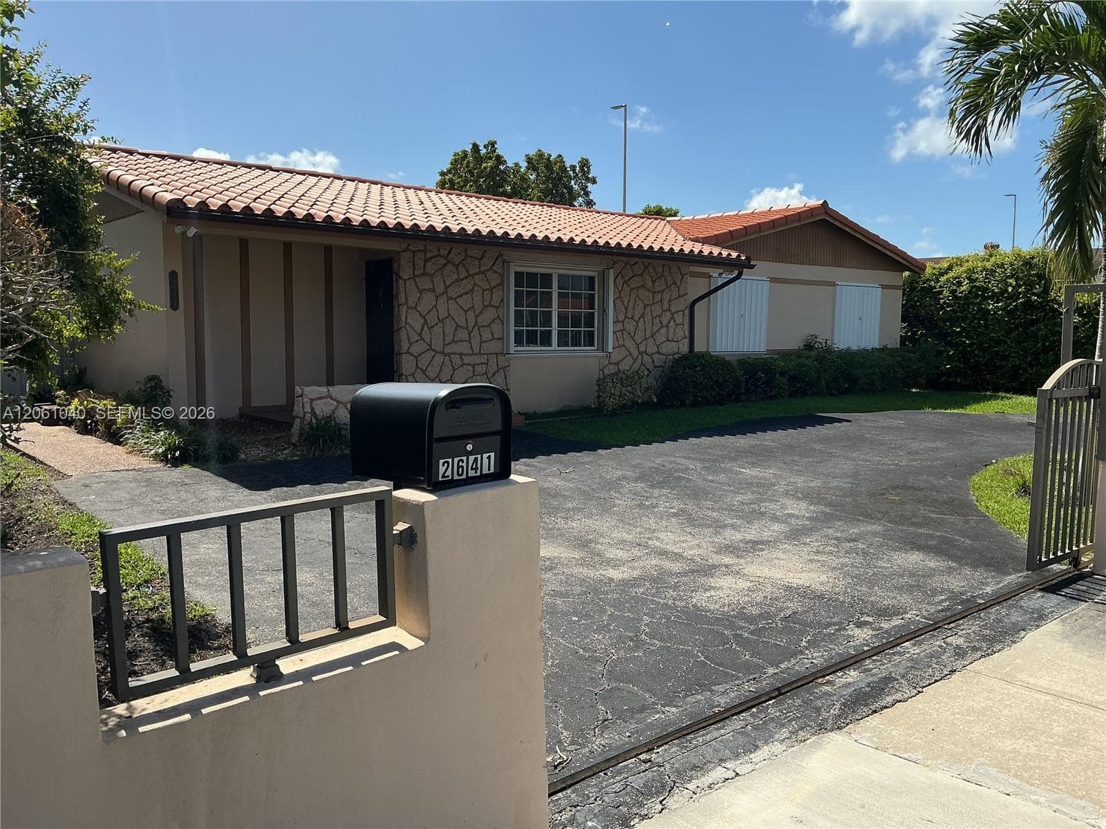 Single Family Residence at 2641 SW 117th Ct, Miami FL 33175