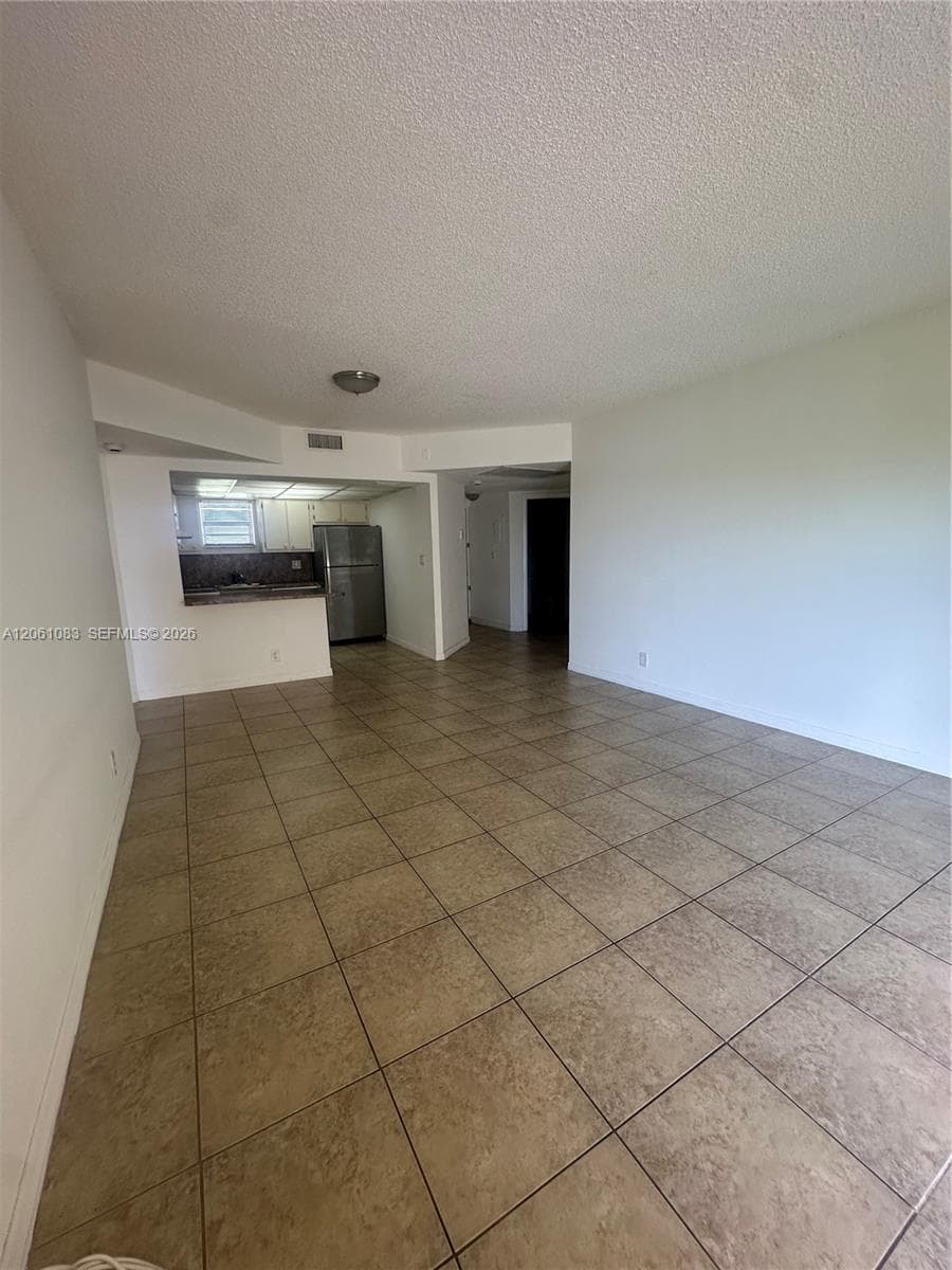 Condominium at 8290 Lake Dr # 517, Doral FL 33166
