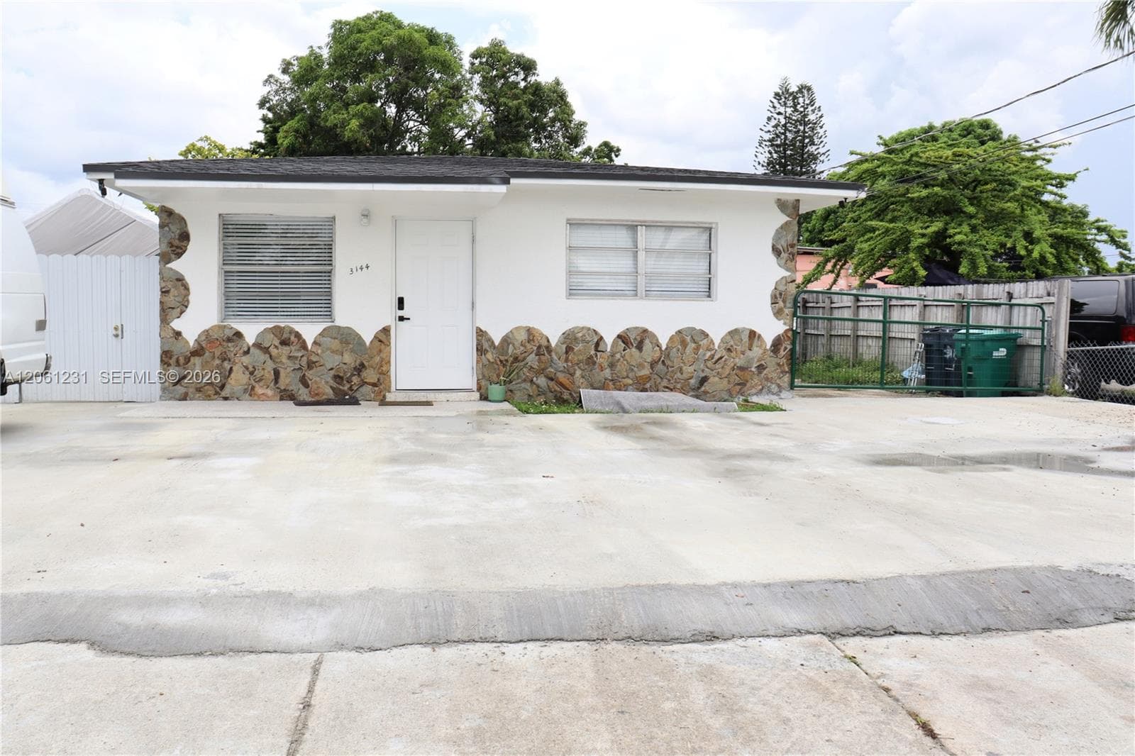 Efficiency at 3144 NW 29th St # 1, Miami FL 33142