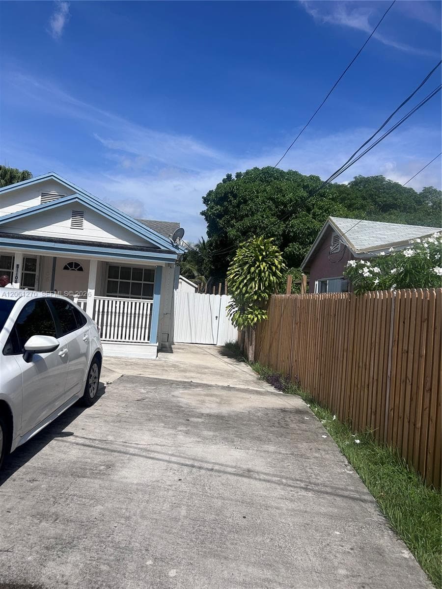 Single Family Residence at 11108 Peachtree Dr # 0, Miami FL 33161