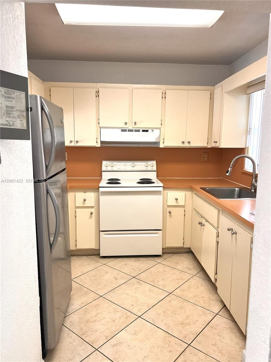 Condominium at 401 NW 72ND AVE # 304B, Miami FL 33126