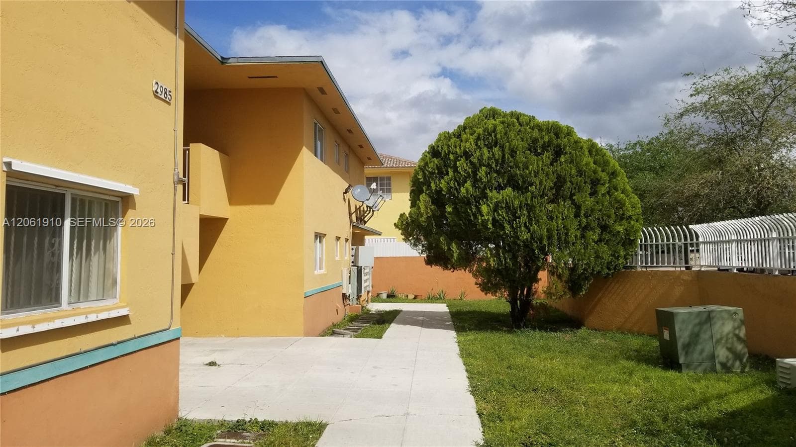 Apartment at 2985 W 80th St # 202, Hialeah FL 33018