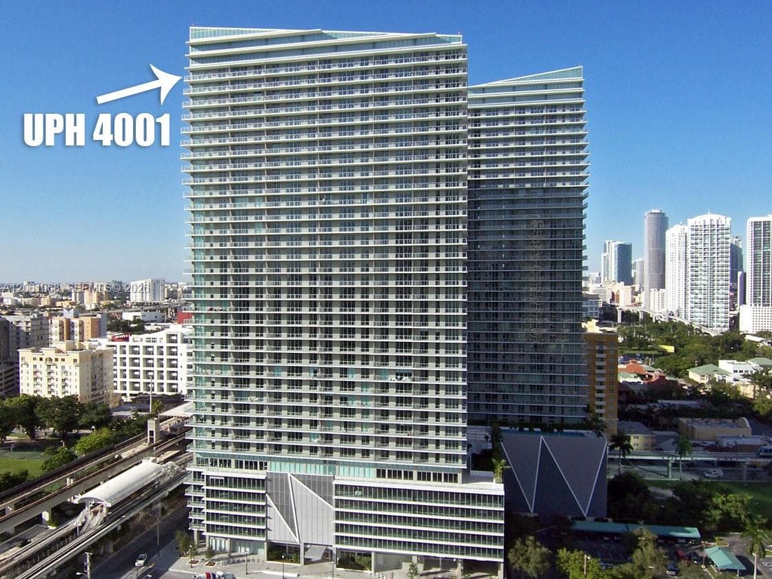 Condominium at 79 SW 12th St, Miami FL 33130