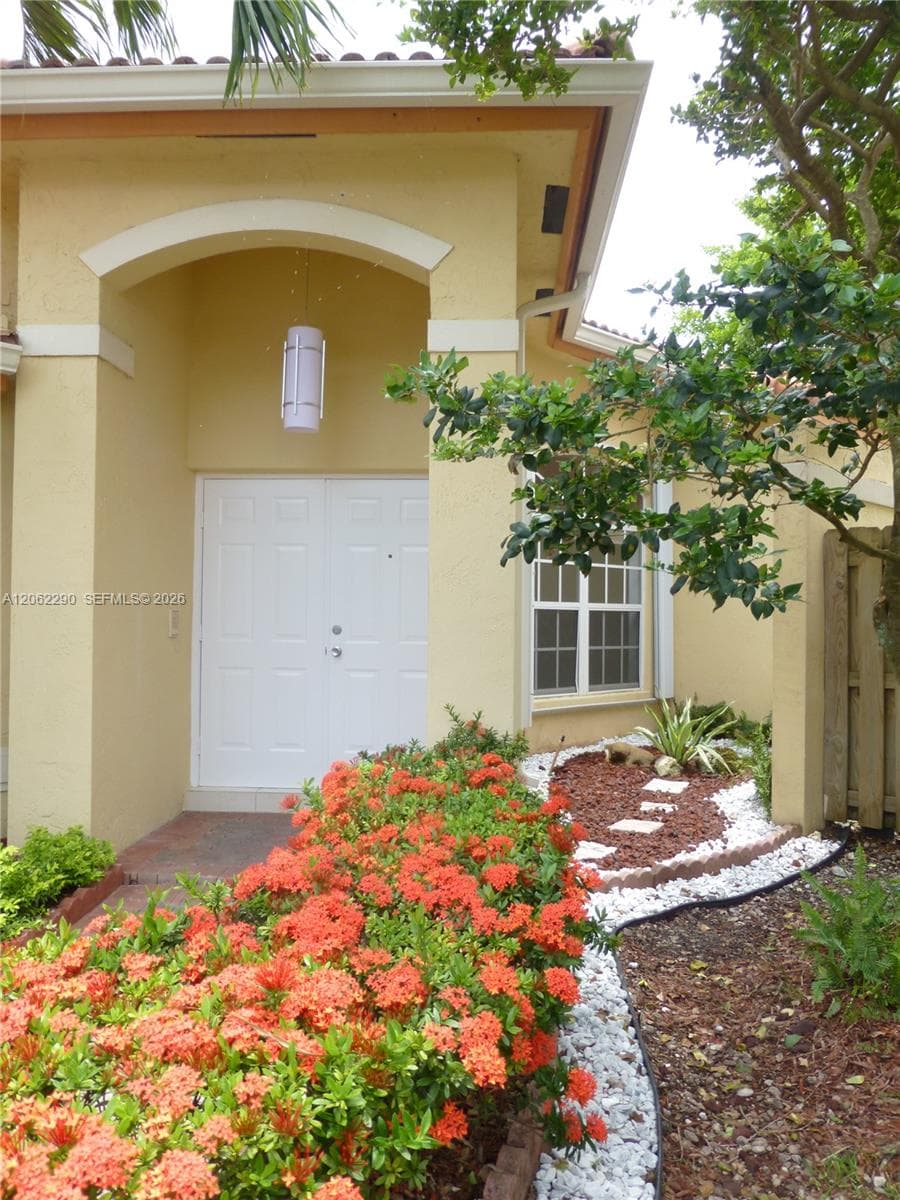 Single Family Residence at 11236 NW 58th Ter, Doral FL 33178
