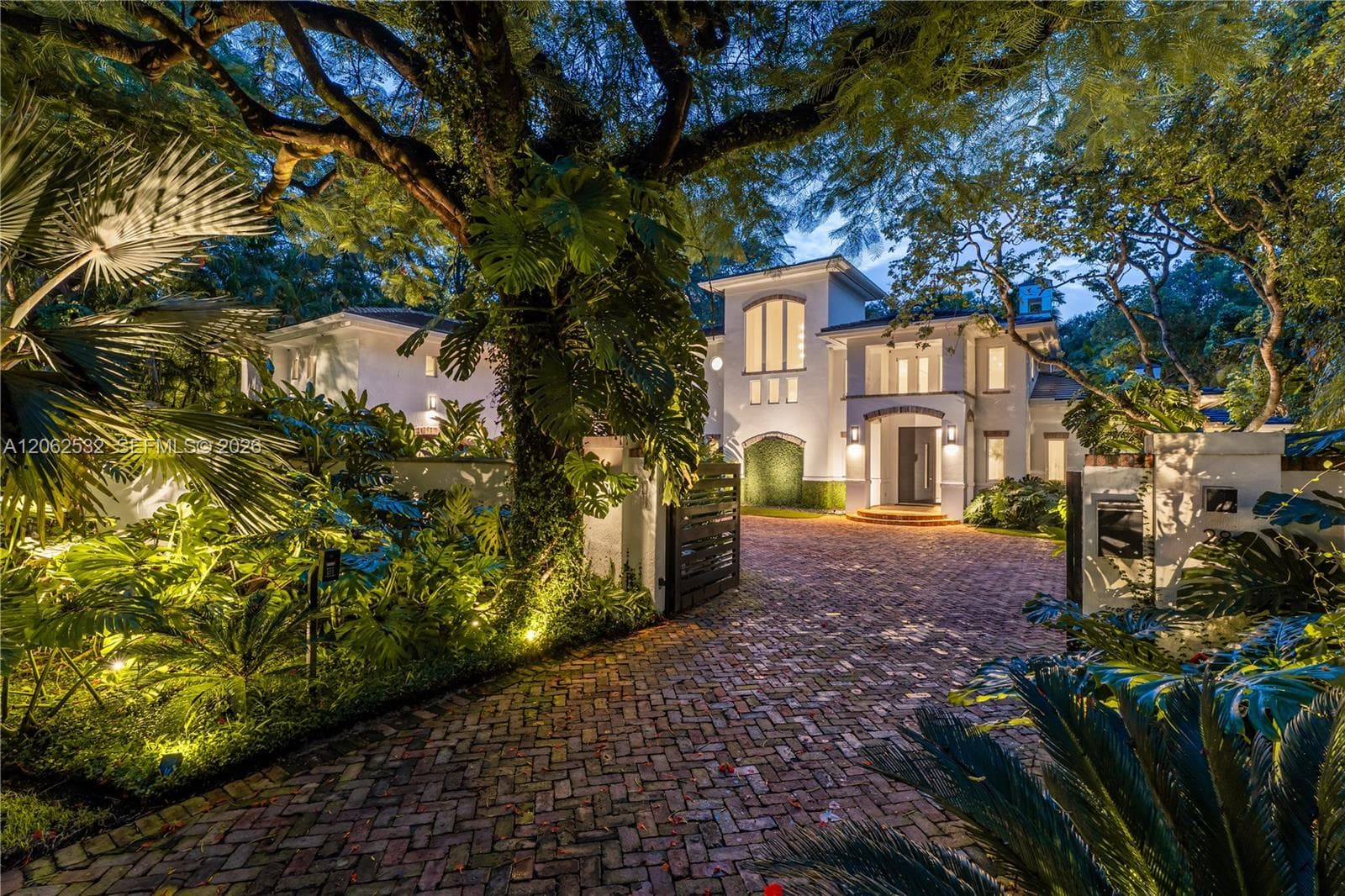 Single Family Residence at 2820 Brickell Ave, Miami FL 33129