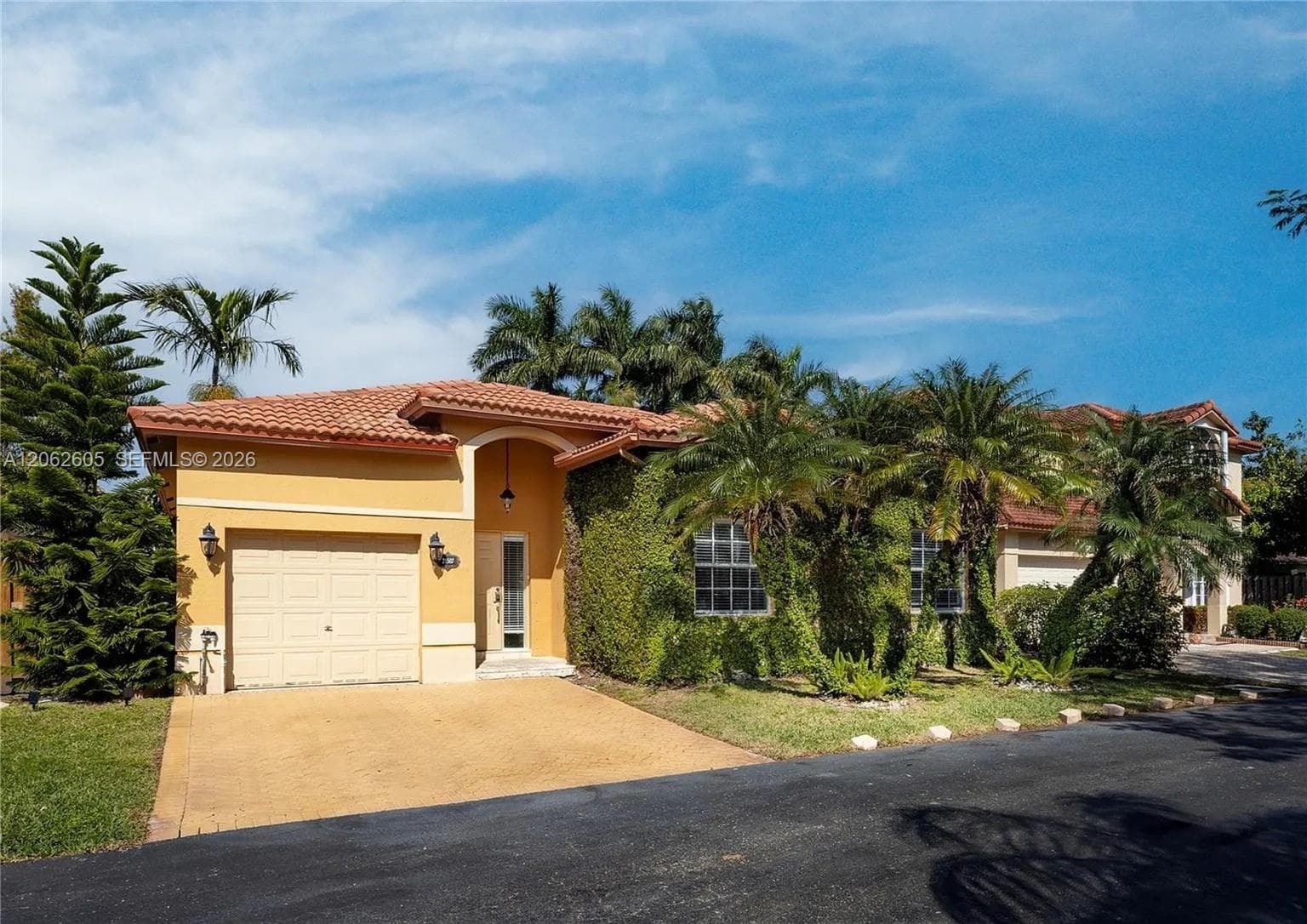 Single Family Residence at 21507 SW 90th Ct # 21507, Cutler Bay FL 33189