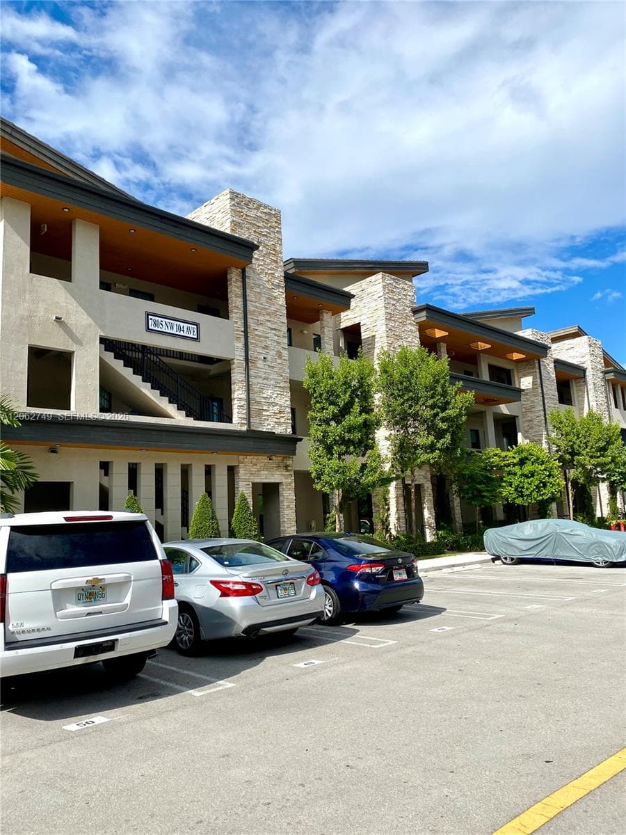 Apartment at 7805 NW 104th Ave # 25, Doral FL 33178