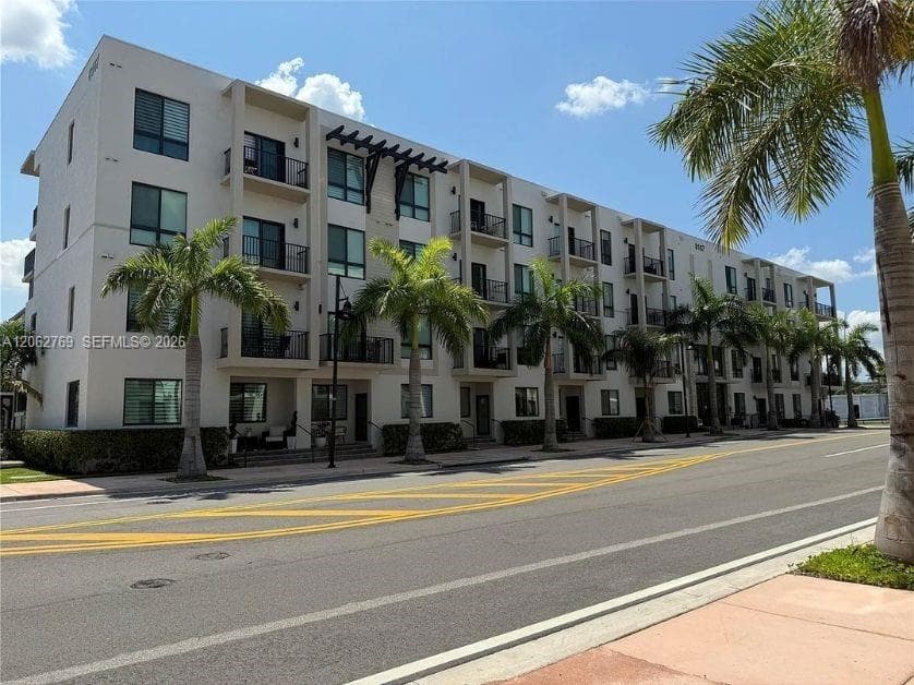 Condominium at 8167 NW 41st St # 409, Doral FL 33166