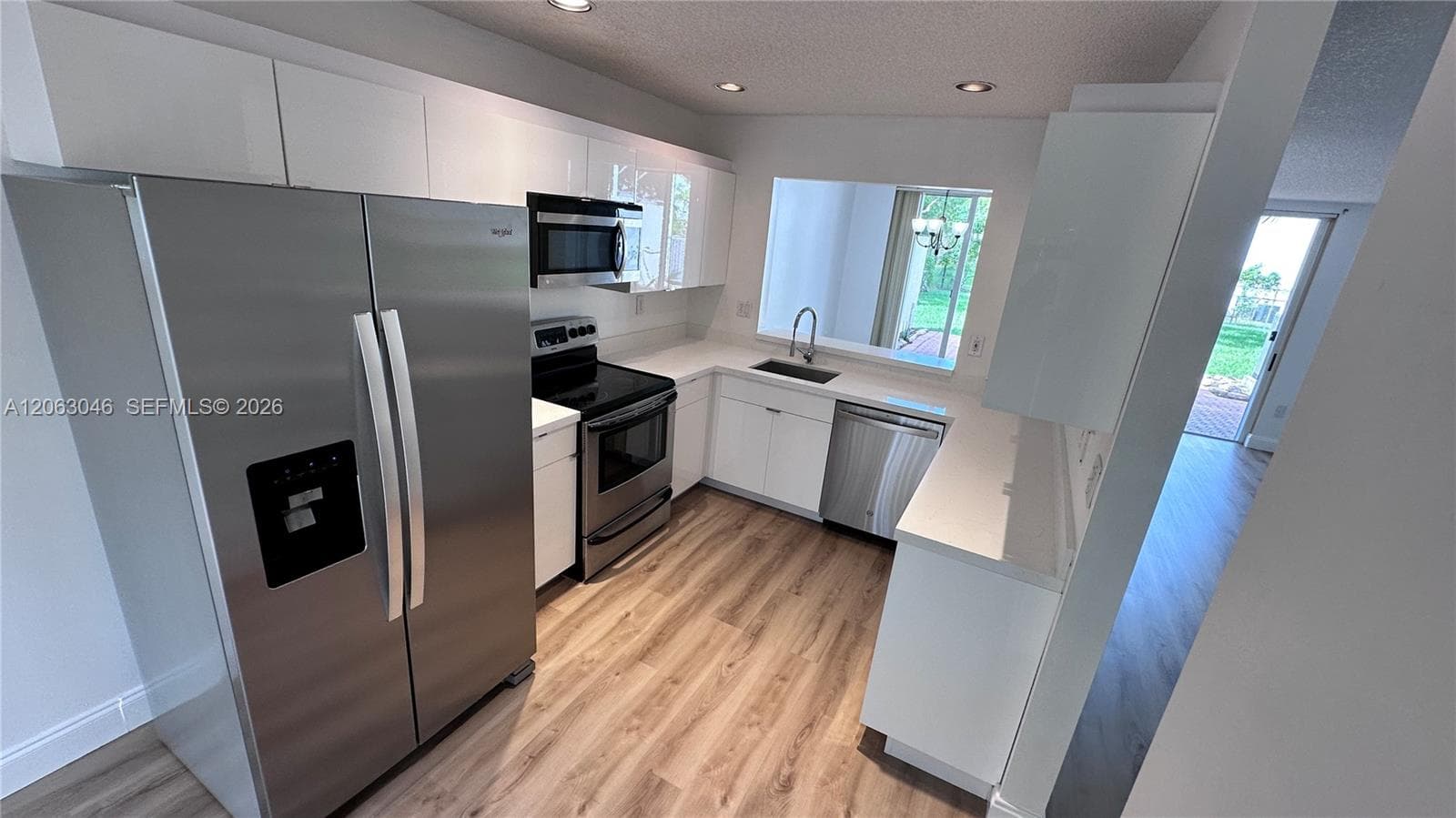 Townhouse at 9781 NW 45 Ln, Doral FL 33178