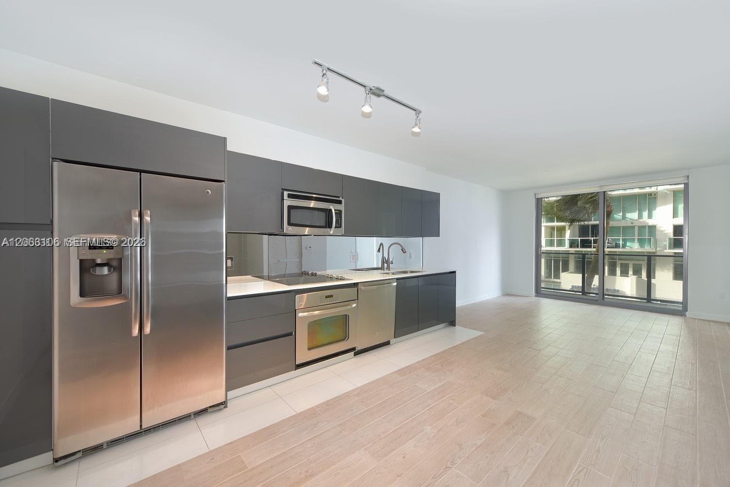 Condominium at 31 SE 6th St # 406, Miami FL 33131