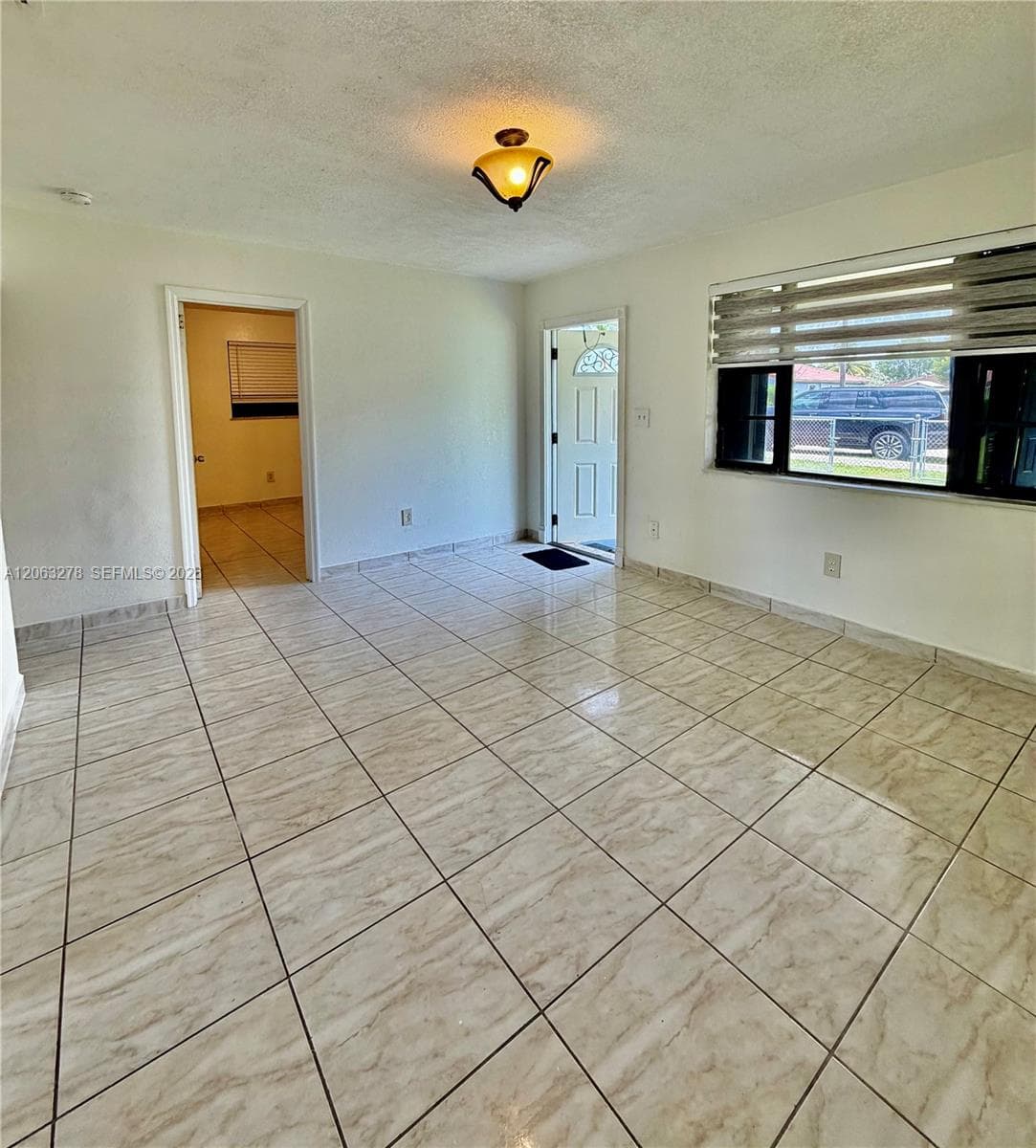 Single Family Residence at 10442 SW 180th St # 10442, Miami FL 33157