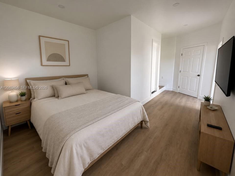 Efficiency at 670 NE 166th St, Miami FL 33162