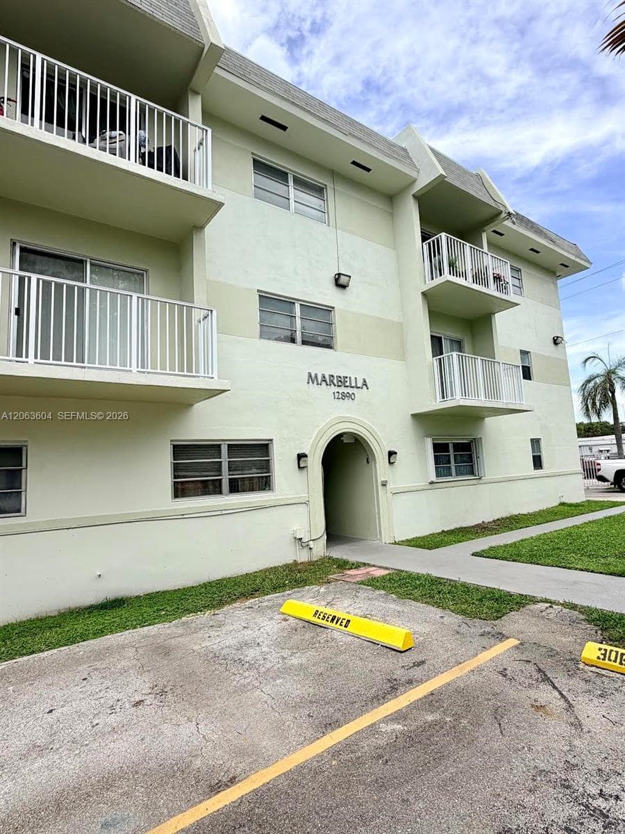 Apartment at 12890 NE 8th Ave # 304, North Miami FL 33161