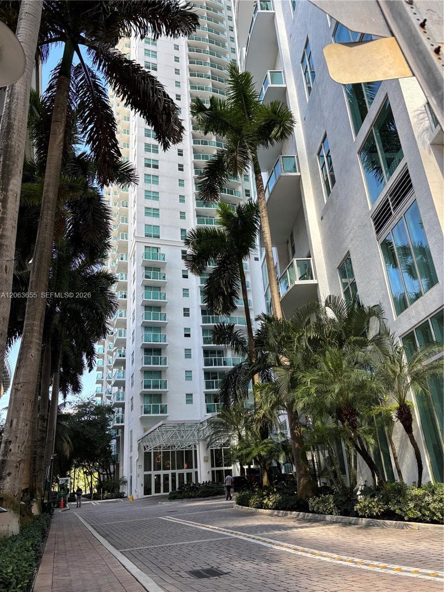Condominium at 31 SE 5th St # 2103, Miami FL 33131