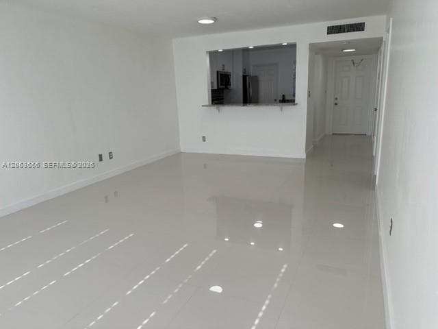 Condominium at Miami, FL, 33179