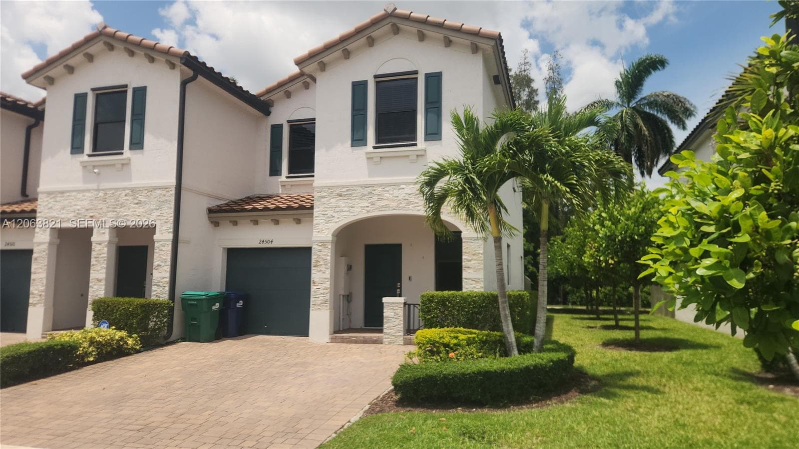 Townhouse at 24504 SW 119th Pl, Miami FL 33032
