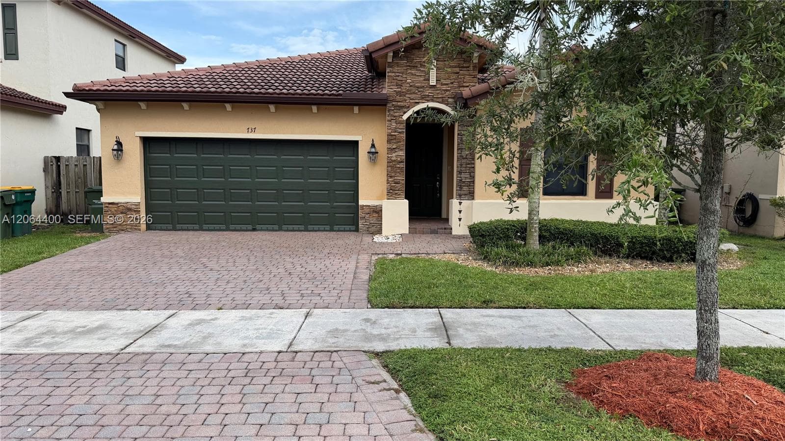 Single Family Residence at 737 SE 37th Pl, Homestead FL 33033