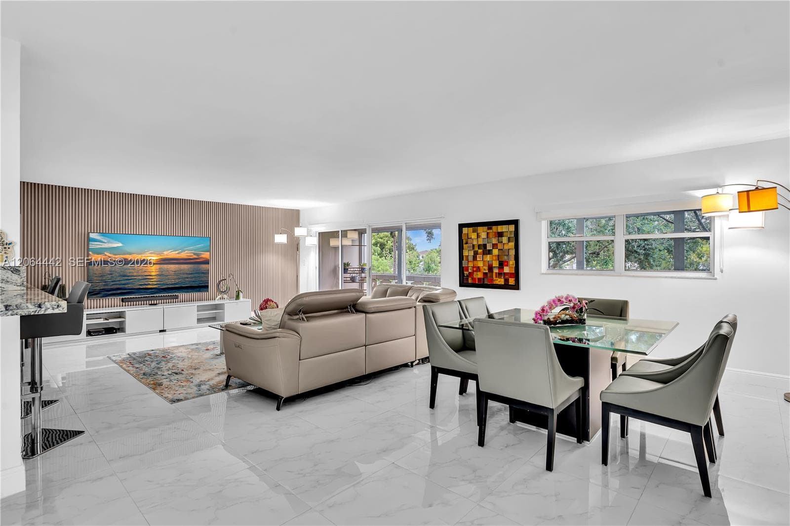 Condominium at Miami, FL, 33179