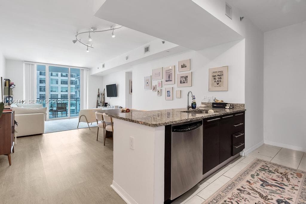 Condominium at 951 BRICKELL AV # 1100, Miami FL 33131