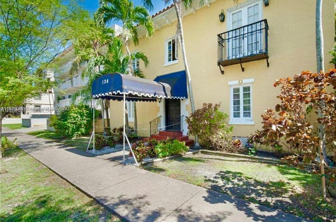 Apartment at 124 Mendoza Ave # 8A, Coral Gables FL 33134