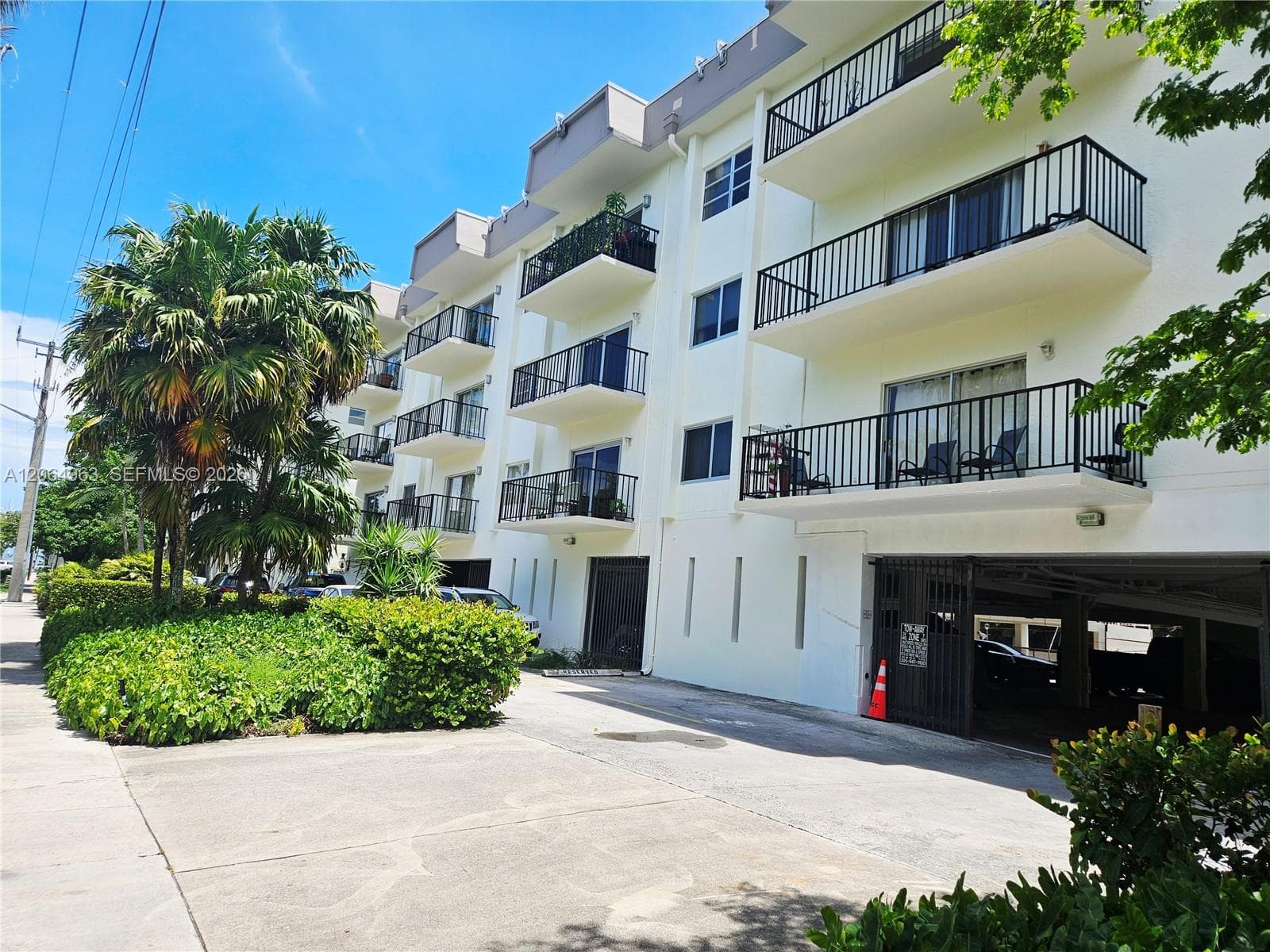 Condominium at 2620 NE 135th St # 426, North Miami FL 33181
