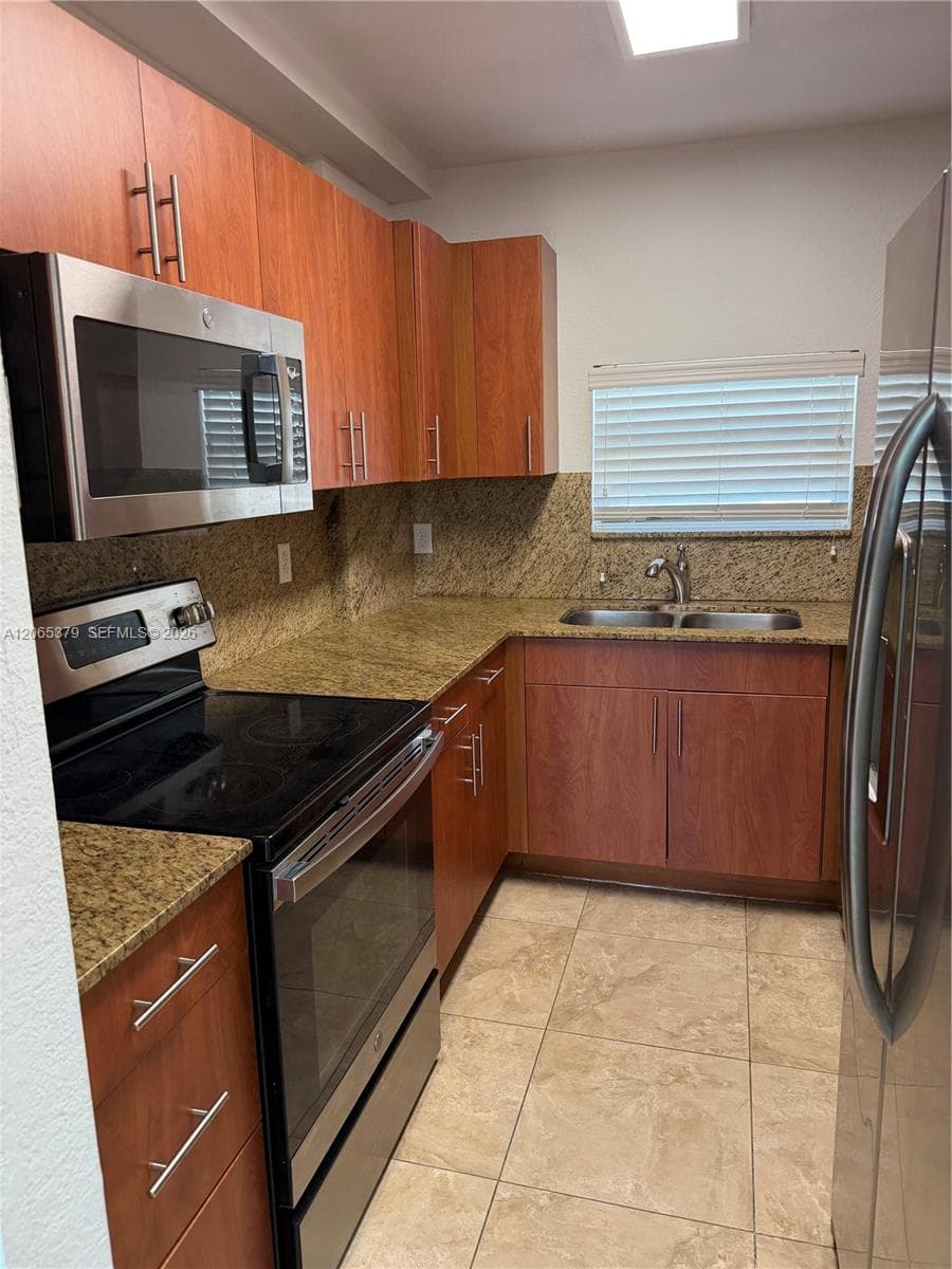 Apartment at 11 Antilla Ave # B, Coral Gables FL 33134