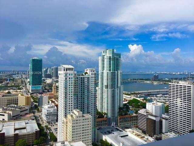 Condominium at 151 SE 1 Street # 2207, Miami FL 33131