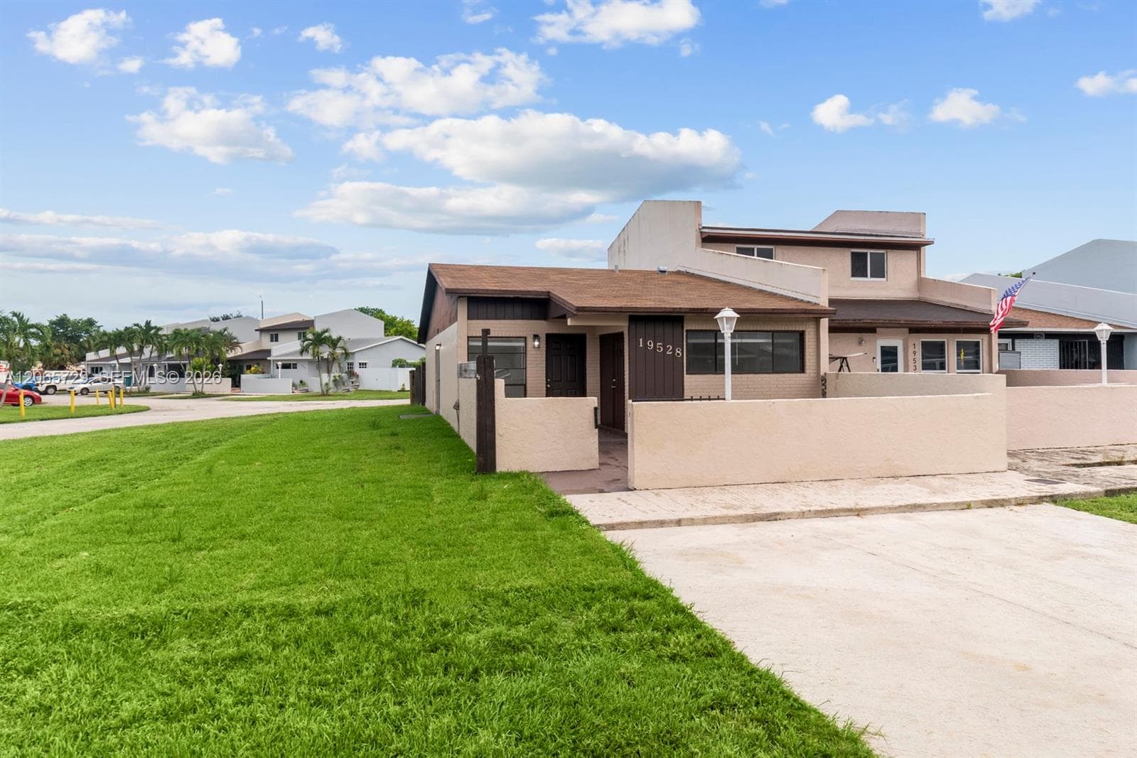Townhouse at 19528 NW 55th Cir Pl # 19528, Miami Gardens FL 33055
