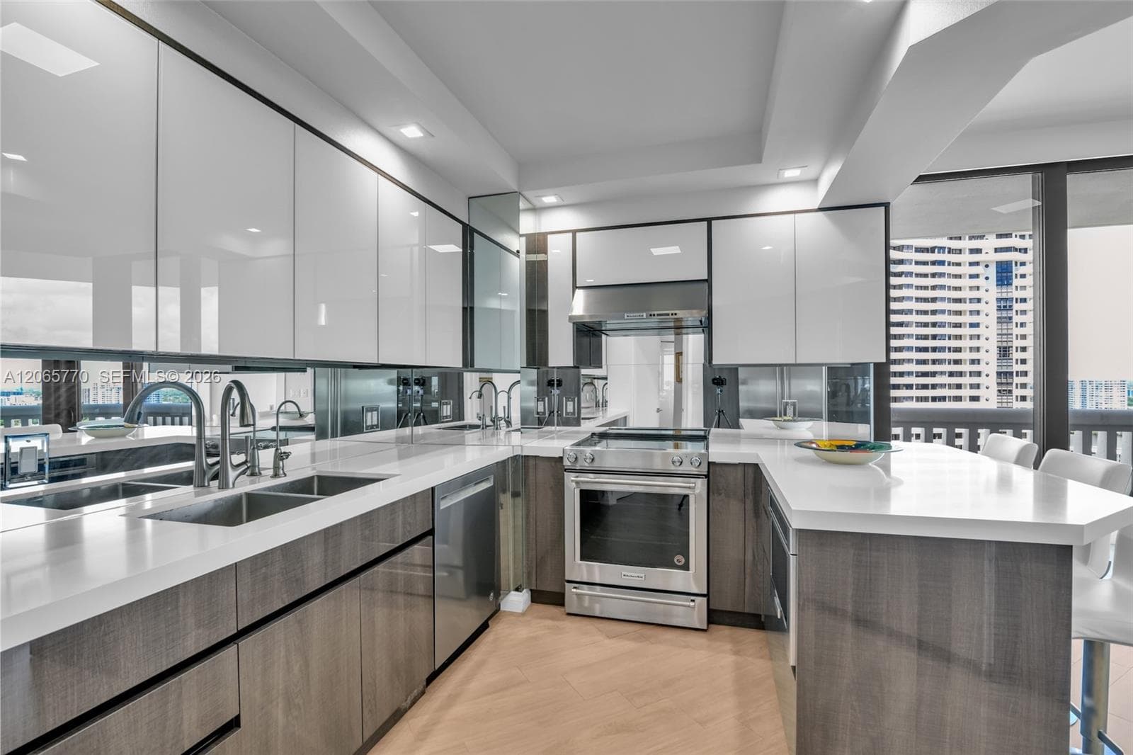 Condominium at 2000 Island Blvd # 2006, Aventura FL 33160