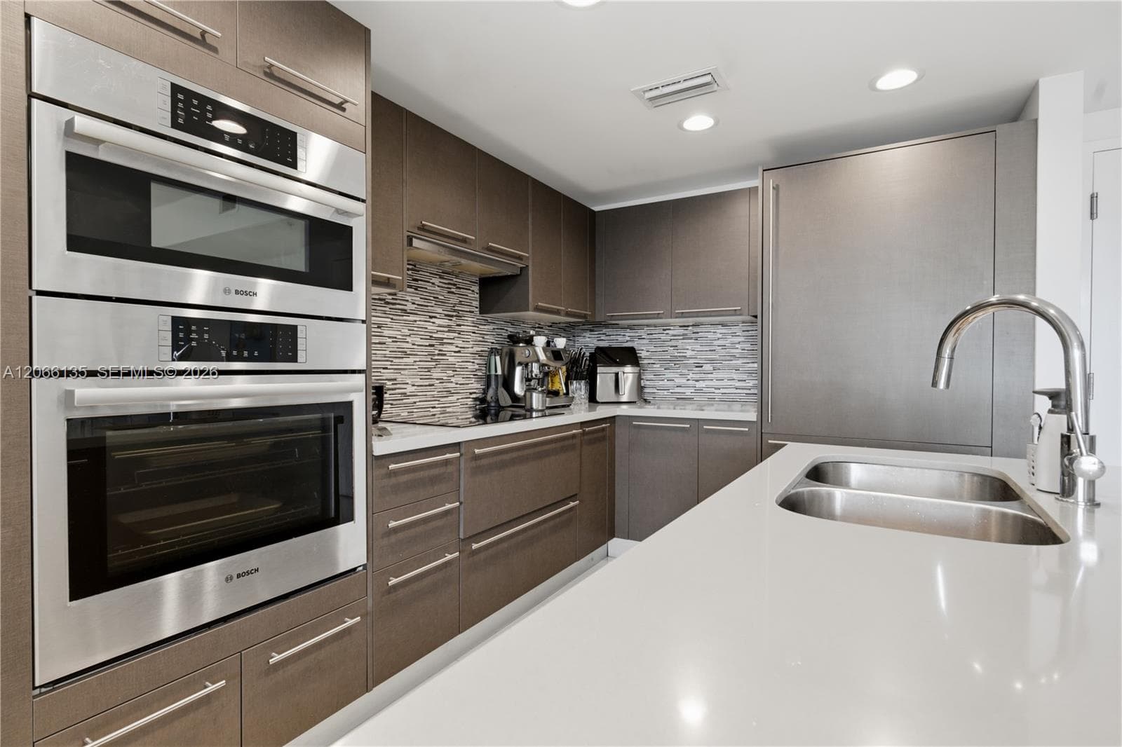Condominium at 7825 NW 107th Ave # 710, Doral FL 33178