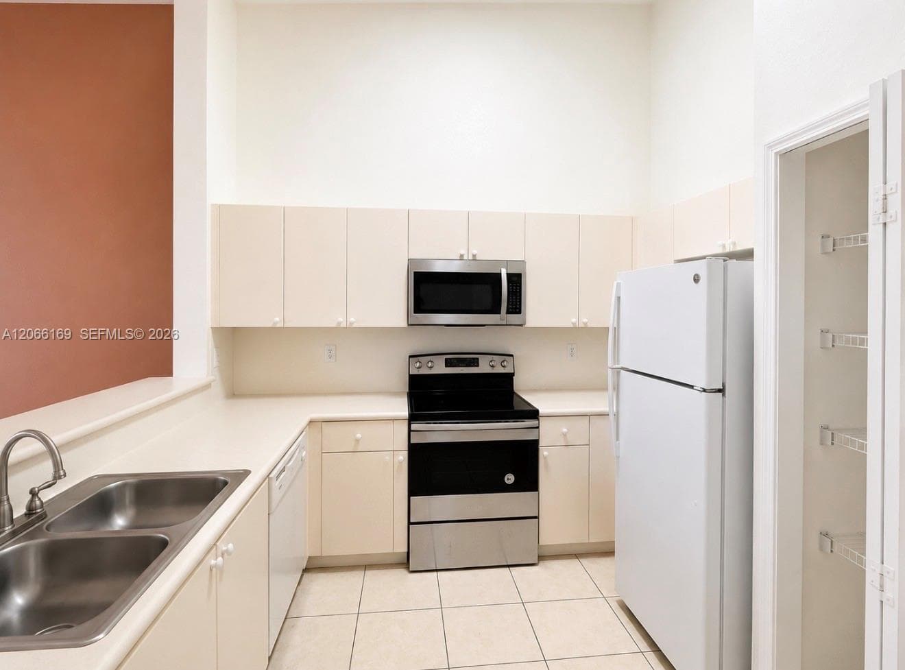 Condominium at 2811 SE 17th Ave # 206, Homestead FL 33035