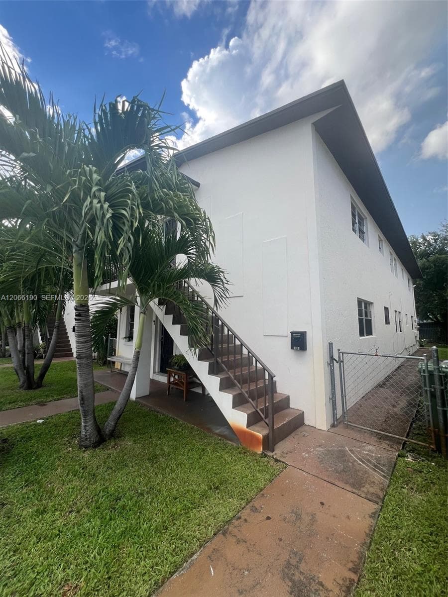 Multi Family at 467B E 13th St # 467B, Hialeah FL 33010