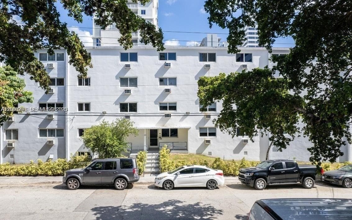 Apartment at 143 SW 9th St # 310, Miami FL 33130