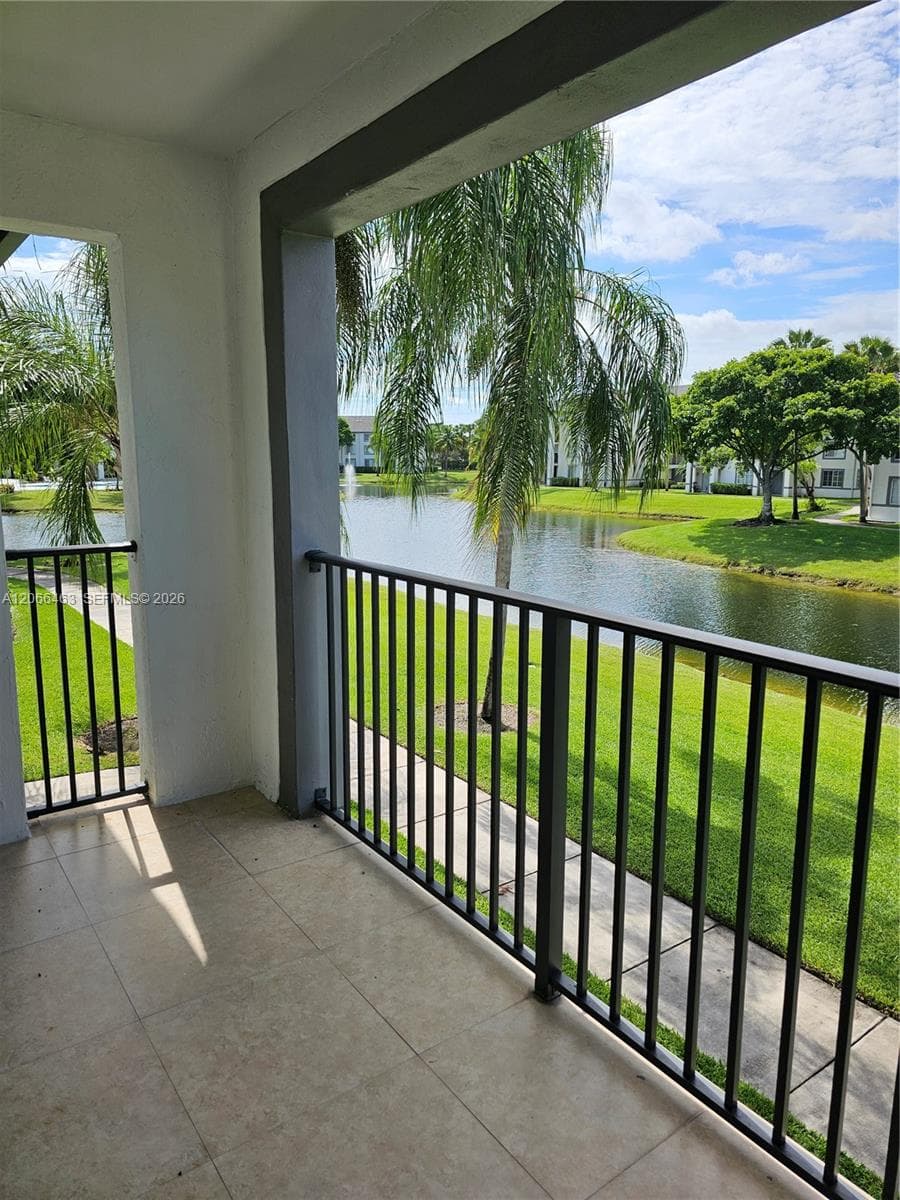 Condominium at 4520 NW 107th Ave # 10, Doral FL 33178