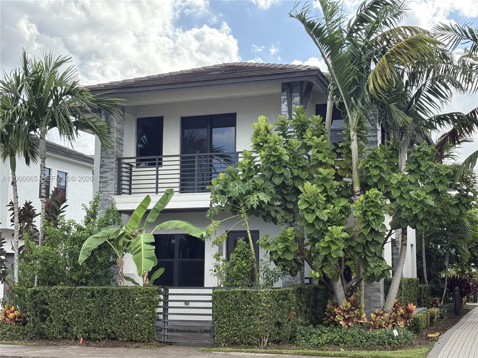 Single Family Residence at 8217 NW 46th St, Doral FL 33166