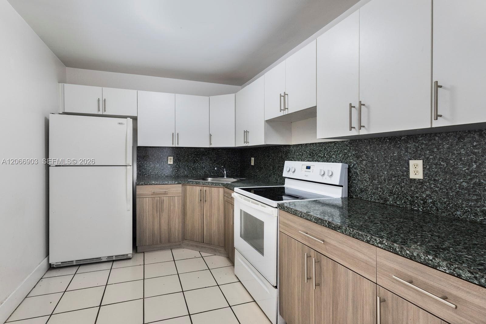 Apartment at Hialeah, FL, 33016