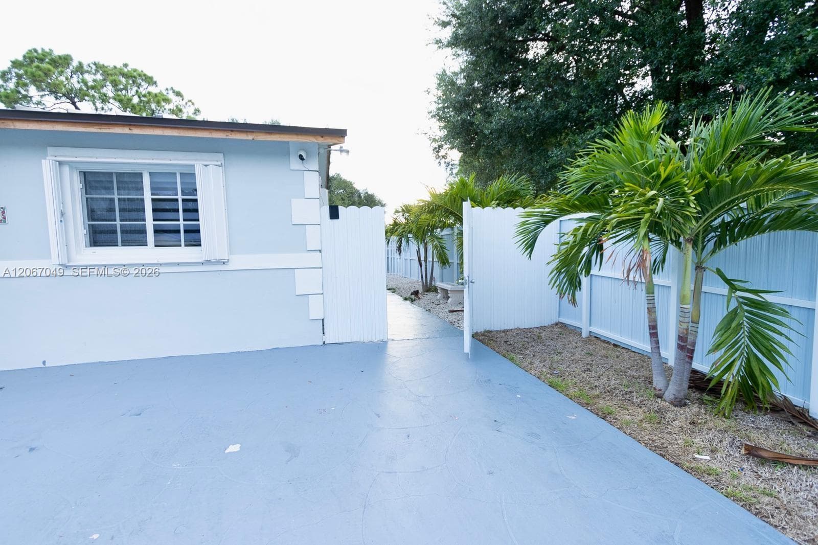 Efficiency at 20760 NW 37th Ct # 2, Miami Gardens FL 33055