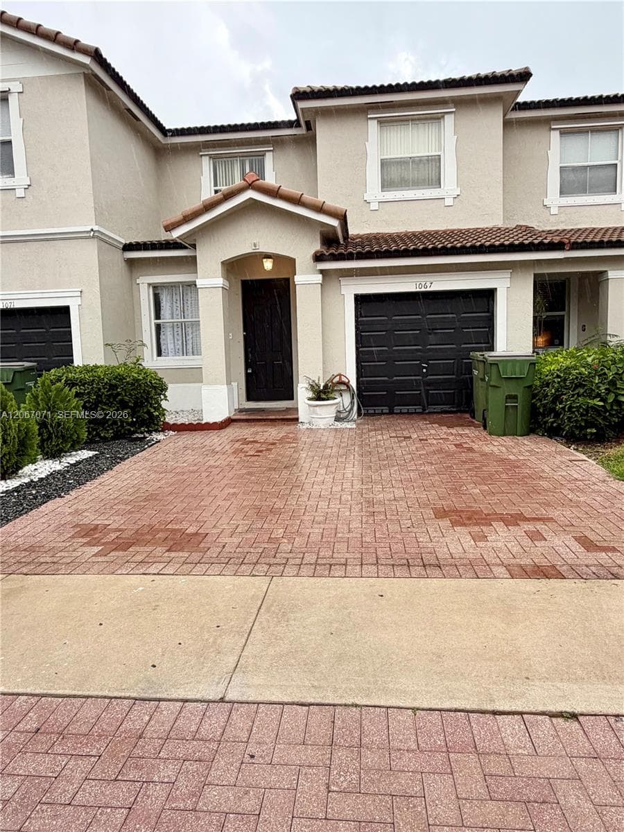 Townhouse at 1067 NE 41st Pl, Homestead FL 33033