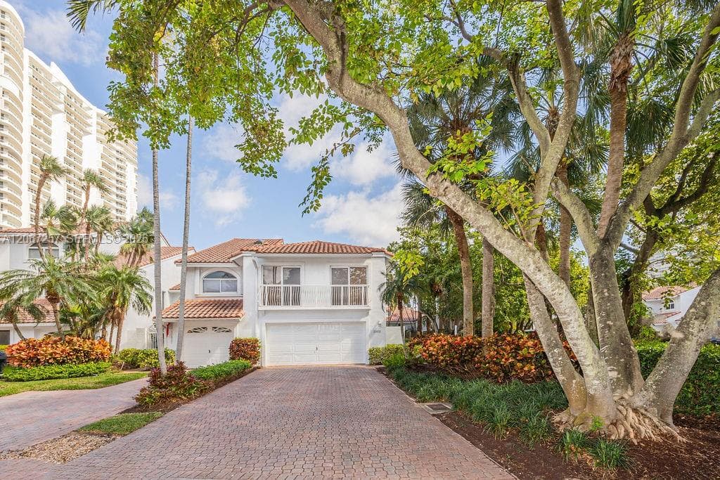 Townhouse at 20935 NE 37th Ct, Aventura FL 33180