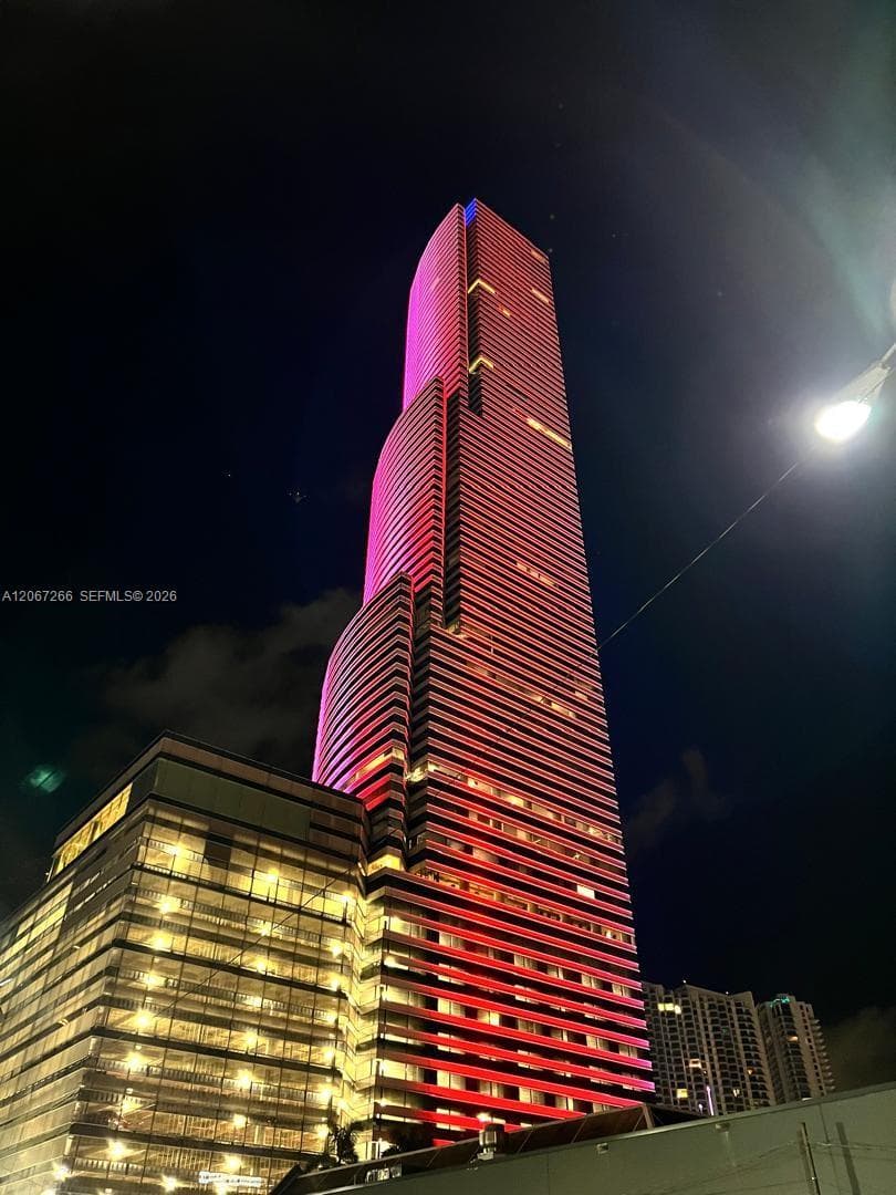 Condominium at 151 SE 1st St # 1206, Miami FL 33131