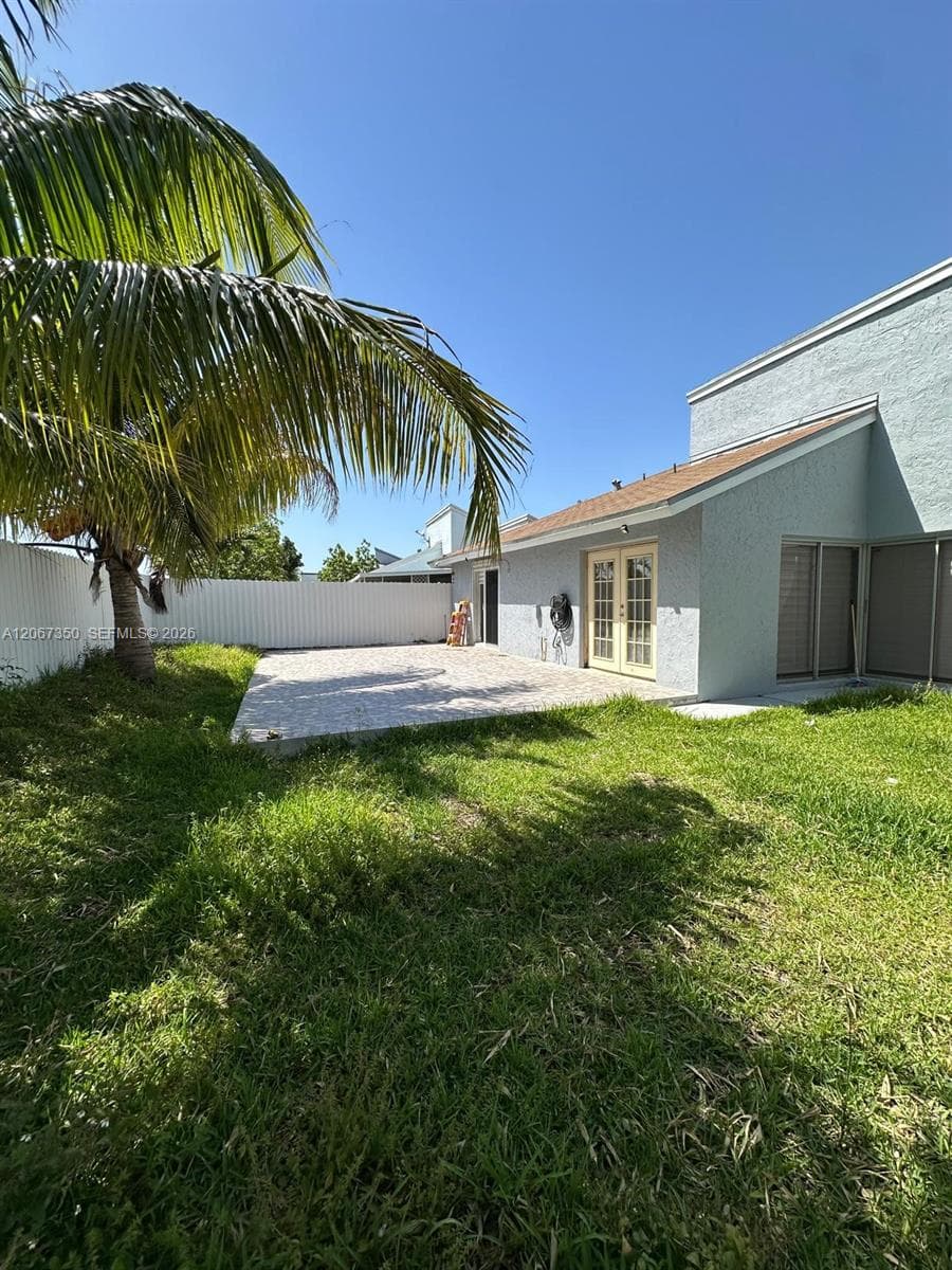 Efficiency at 20926 SW 124th Ave Rd, Miami FL 33177