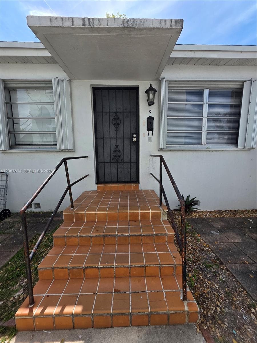 Multi Family at 85 Esplanade Dr # C, Miami Springs FL 33166