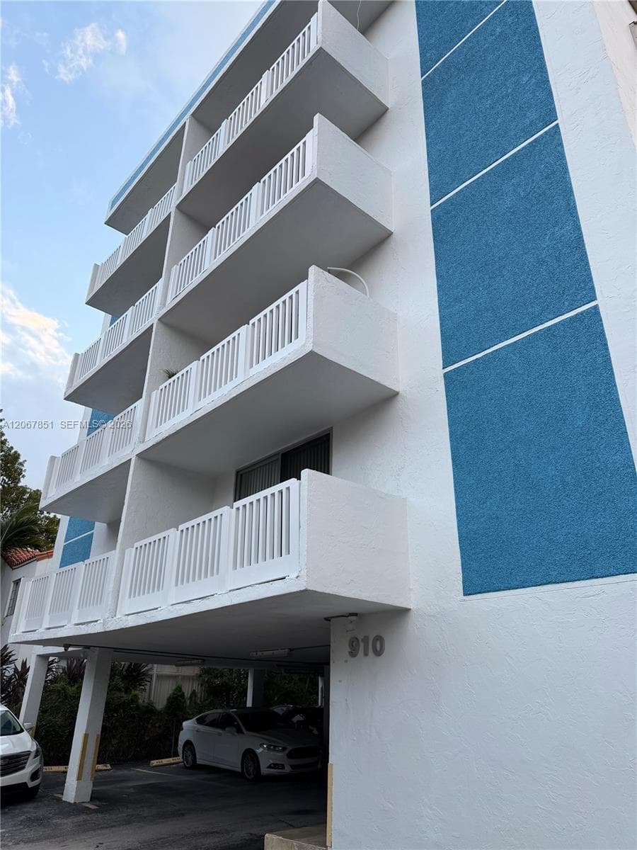 Apartment at 910 Michigan Ave # 405, Miami Beach FL 33139