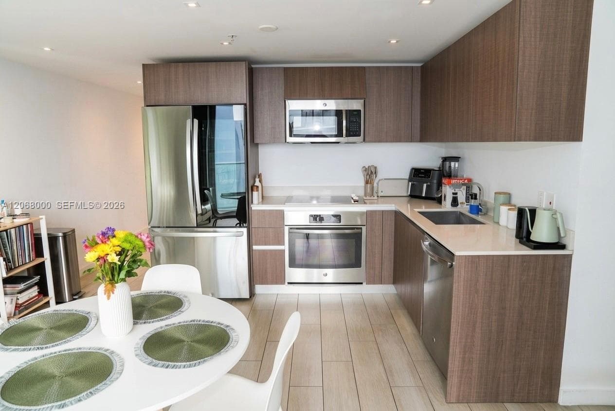 Condominium at 1600 SW 1st Ave # 906, Miami FL 33129