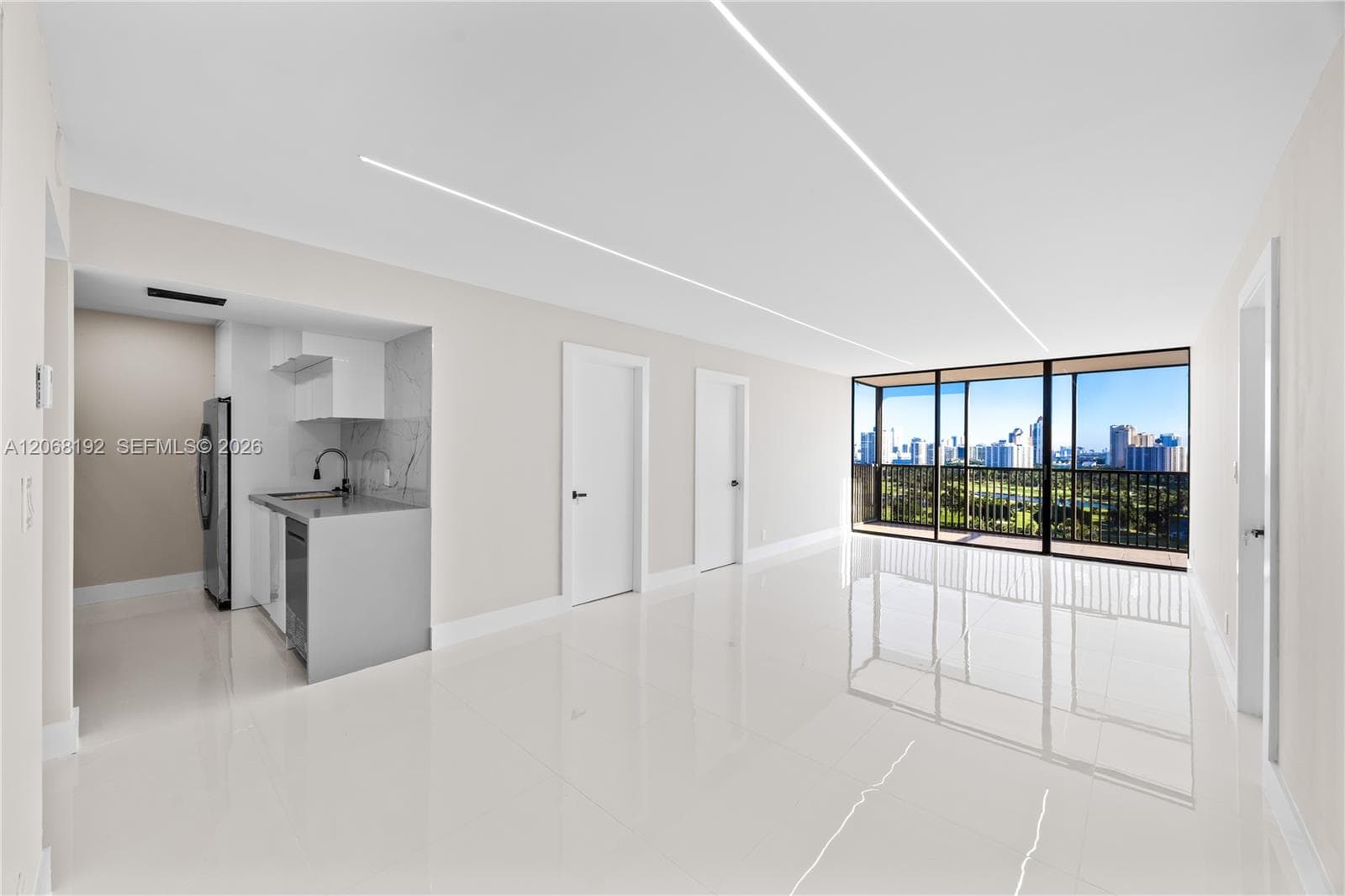 Apartment at 20379 W Country Club Dr # 1938, Aventura FL 33180