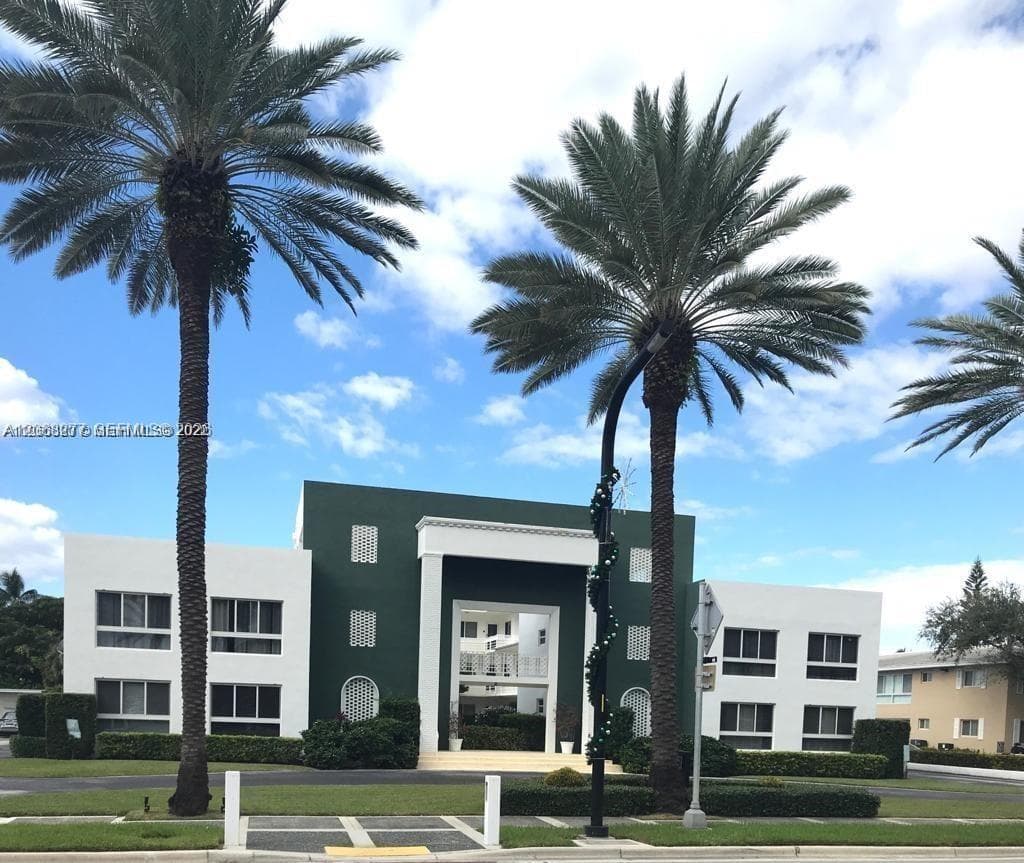 Stock Cooperative at 9920 Collins Ave # 14, Bal Harbour FL 33154