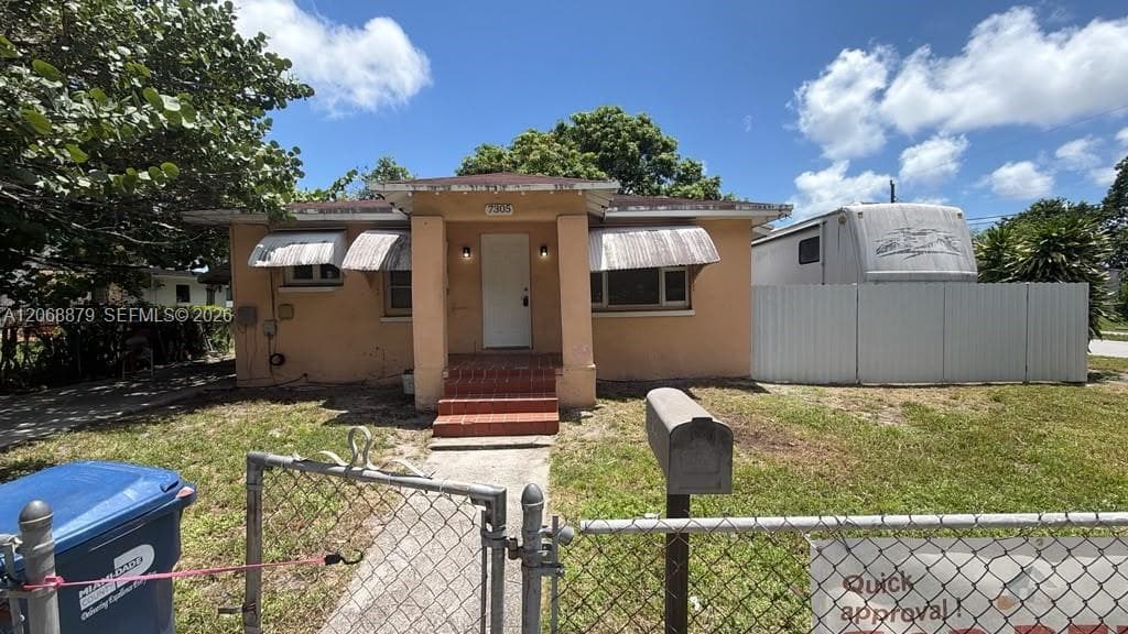 Efficiency at 7305 NW 17th Ct, Miami FL 33147