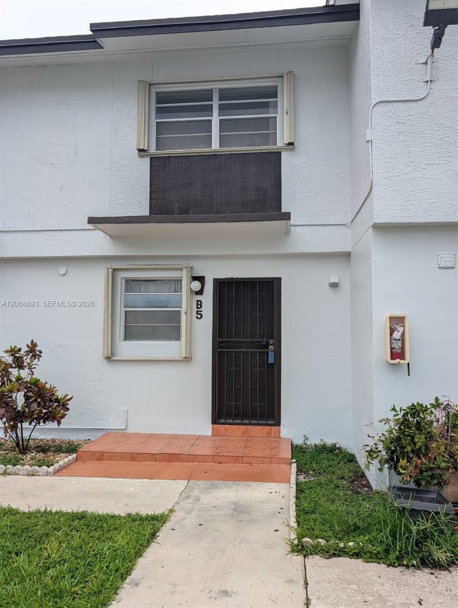 Townhouse at 21 SW 109th Ave # B5, Sweetwater FL 33174