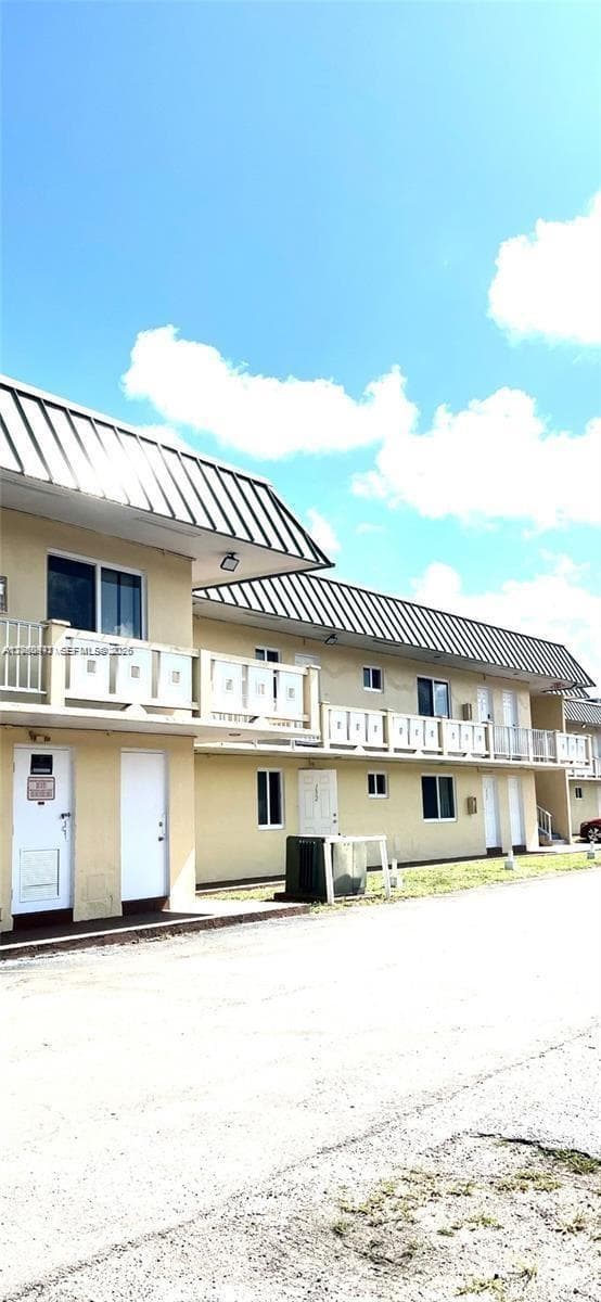 Condominium at 505 NW 177th St # 225, Miami Gardens FL 33169