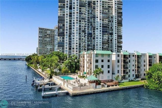 Condominium at 2201 Brickell Ave # 96, Miami FL 33129
